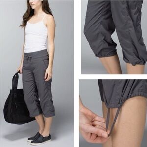 Lululemon Athletica Cropped Dance Studio